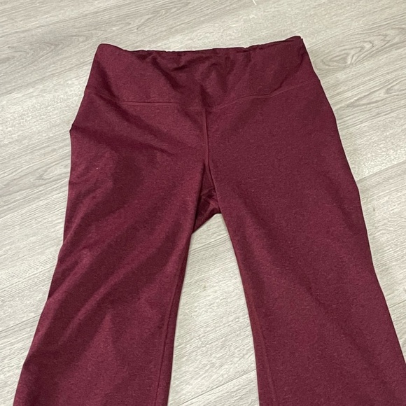 Old Navy Active Cozecore Flaire High Rise Sz Medium Burgundy High-Waisted Pants - Picture 3 of 9